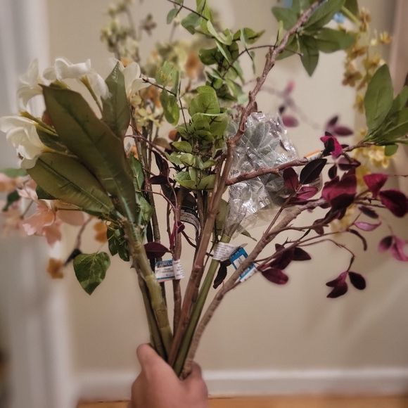 Mixed Ashland Fake flower bundle of 12 - Picture 2 of 3